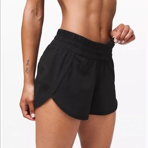 Lululemon Black Tracker Low-Rise Short 4”